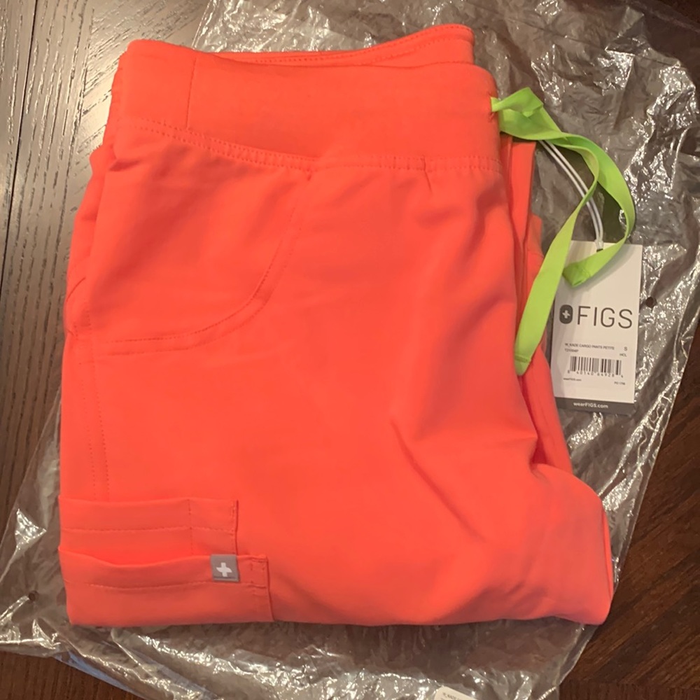 FIGS Women's Scrub Pants - Bright Coral
